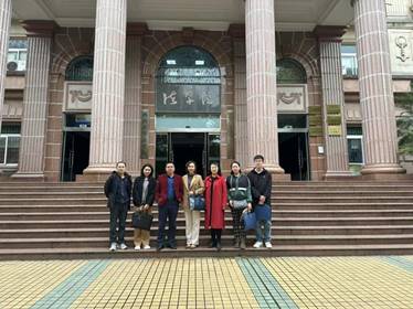 说明: D:\司法鉴定（伟德国际1946）\2023年司法鉴定项目材料\网页维持材料\孟滟所长一行.jpg